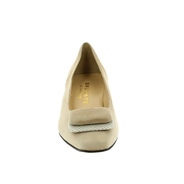 Brunate Pumps